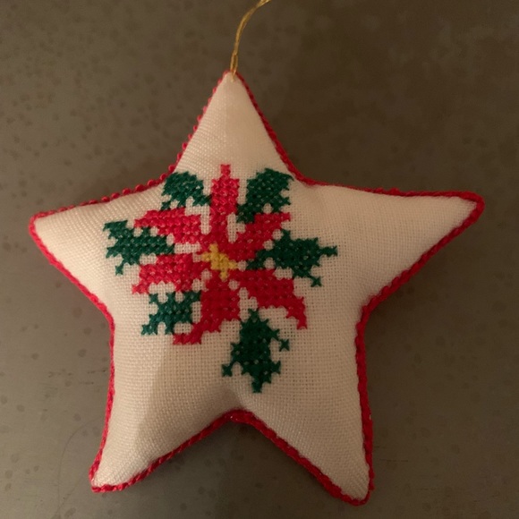 1985 NEW NEVER USED, Cross stitch CHRISTMAS STAR ornaments. BAG OF 92! - Picture 2 of 6